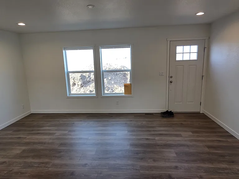 684 N Clark Heights Rd — Photo 6
