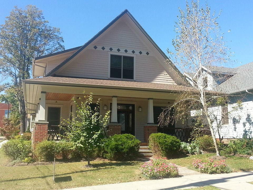 1st image of 803 NE Gratz St