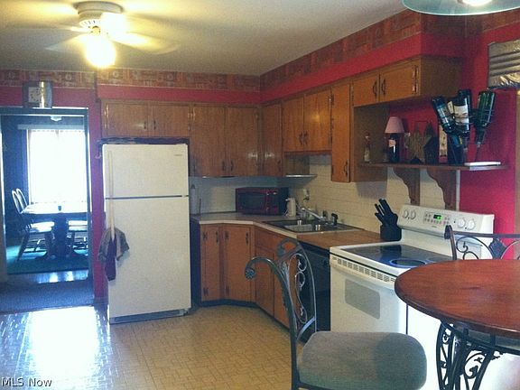 2nd image of 1360 Waverly Dr NW