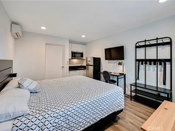 1404 Pacific Coast Hwy, Harbor City, CA 90710