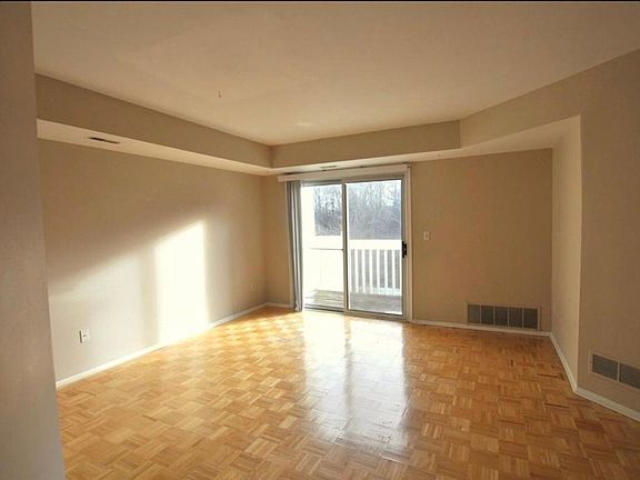 3rd image of 2225 S Huron Pkwy APT 2