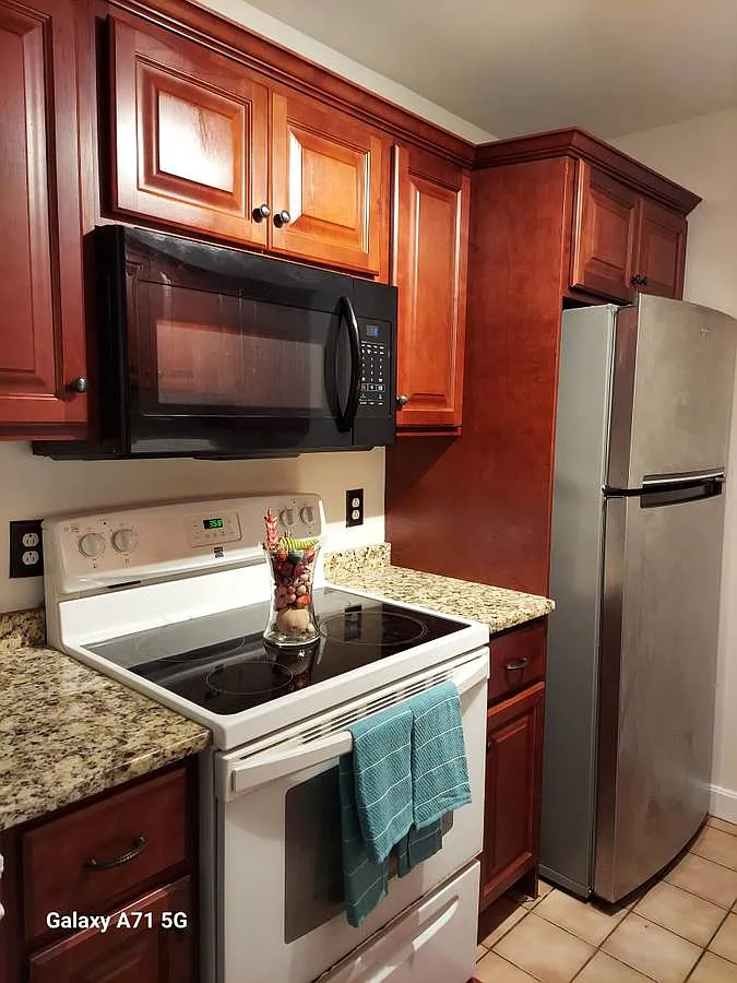 2 bed, 900 sqft, $2,600 — Photo 2