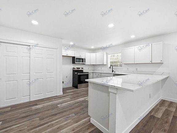 5th image of 5901 Farnsworth Ave
