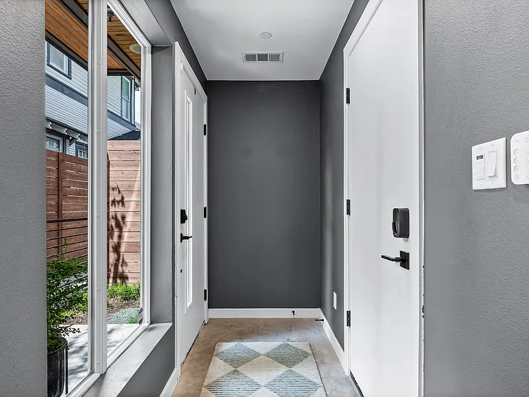 1507 N Garrett Ave #203 — Photo 9