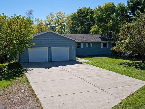3rd image of 11485 Pine Lake Rd