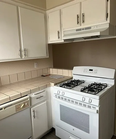 4465 W 138th St #1 — Photo 5