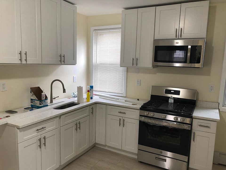 2nd image of 17 Lafayette St Floor 2