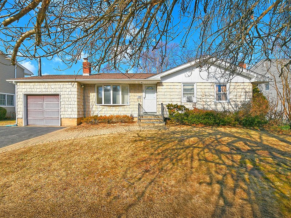 1st image of 103 Cedar Drive W