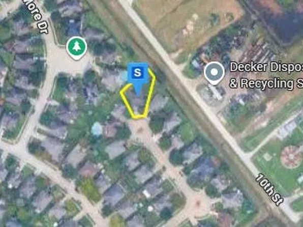 5007 Chase Mountain Dr, Bacliff, TX 77518