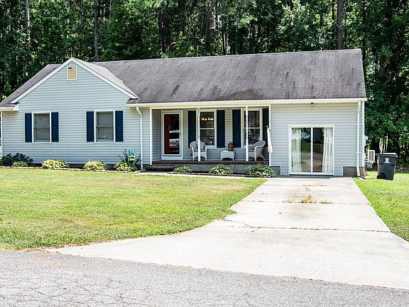 3rd image of 421 Jeffreys Ln
