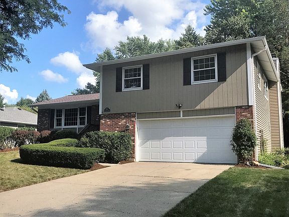 Oversized 2.5 car garage, 220 electric to garage, and insulated garage door