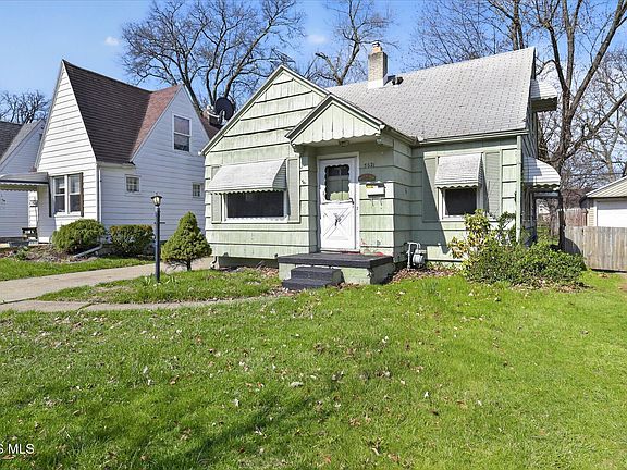 2nd image of 3621 Sherbrooke Rd