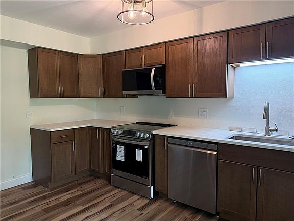 3rd image of 724 BREVARD COURT