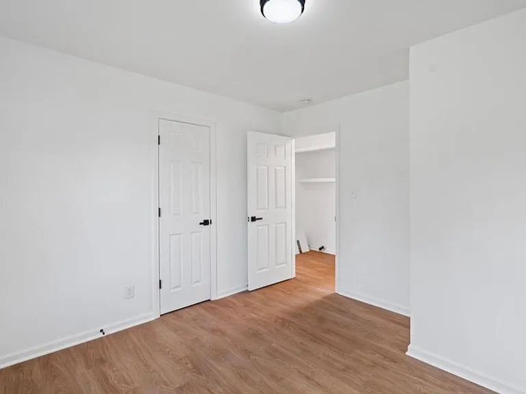 1124 Jackson St — Photo 19