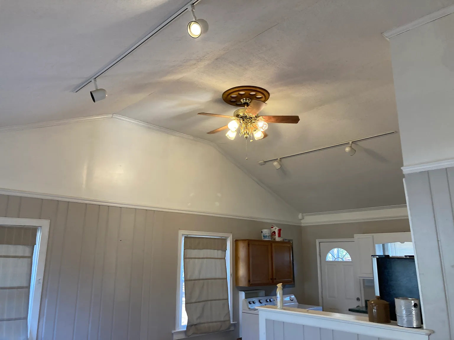 8390 Dell Ray Dr — Photo 4