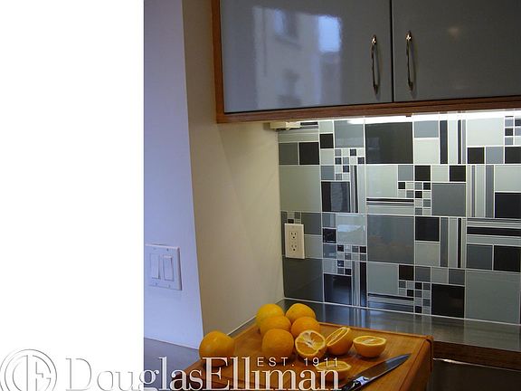 4th image of 175 Claremont Ave APT 36