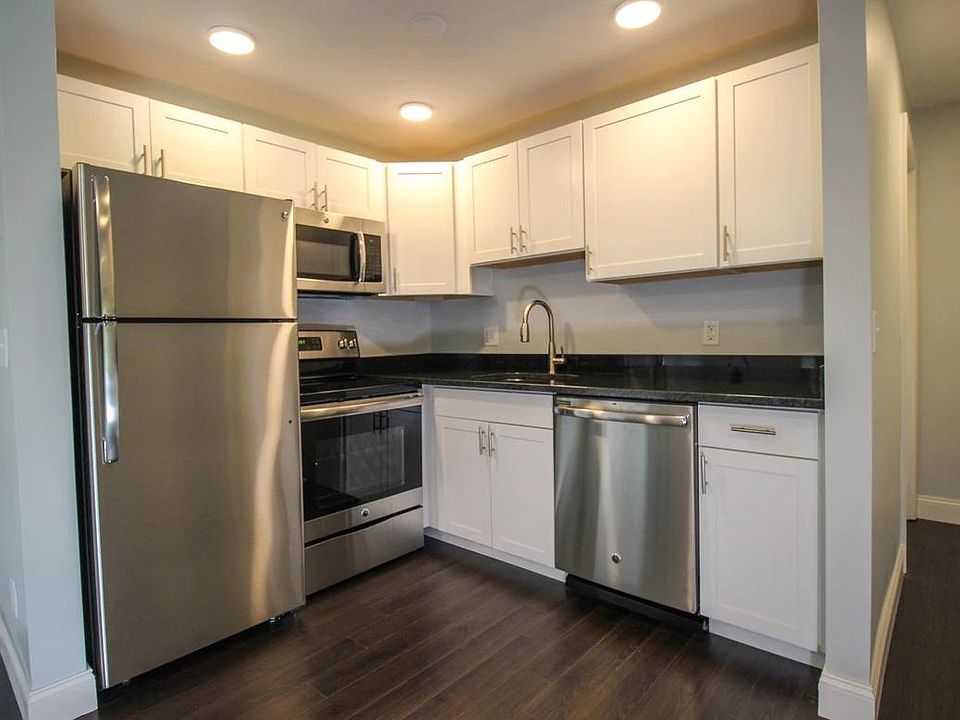 1st image of 500 N Quincy St #1565c115d