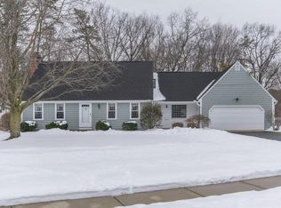 302 Blueberry Hill Rd, Longmeadow, MA 01106