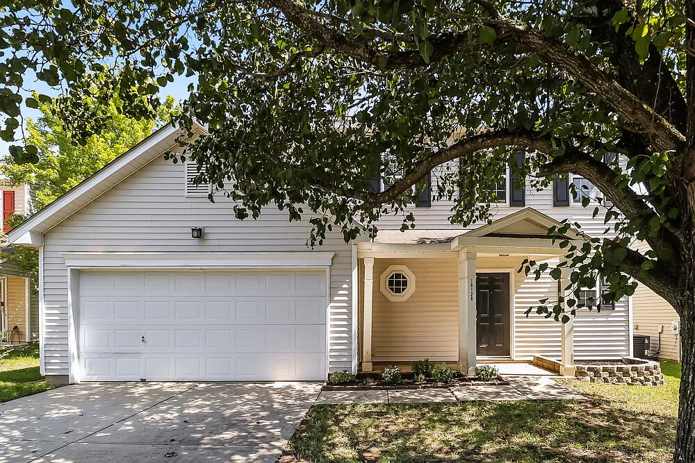 3 bed, 2.5 bath, 1638 sqft, $2,010 — Photo 1