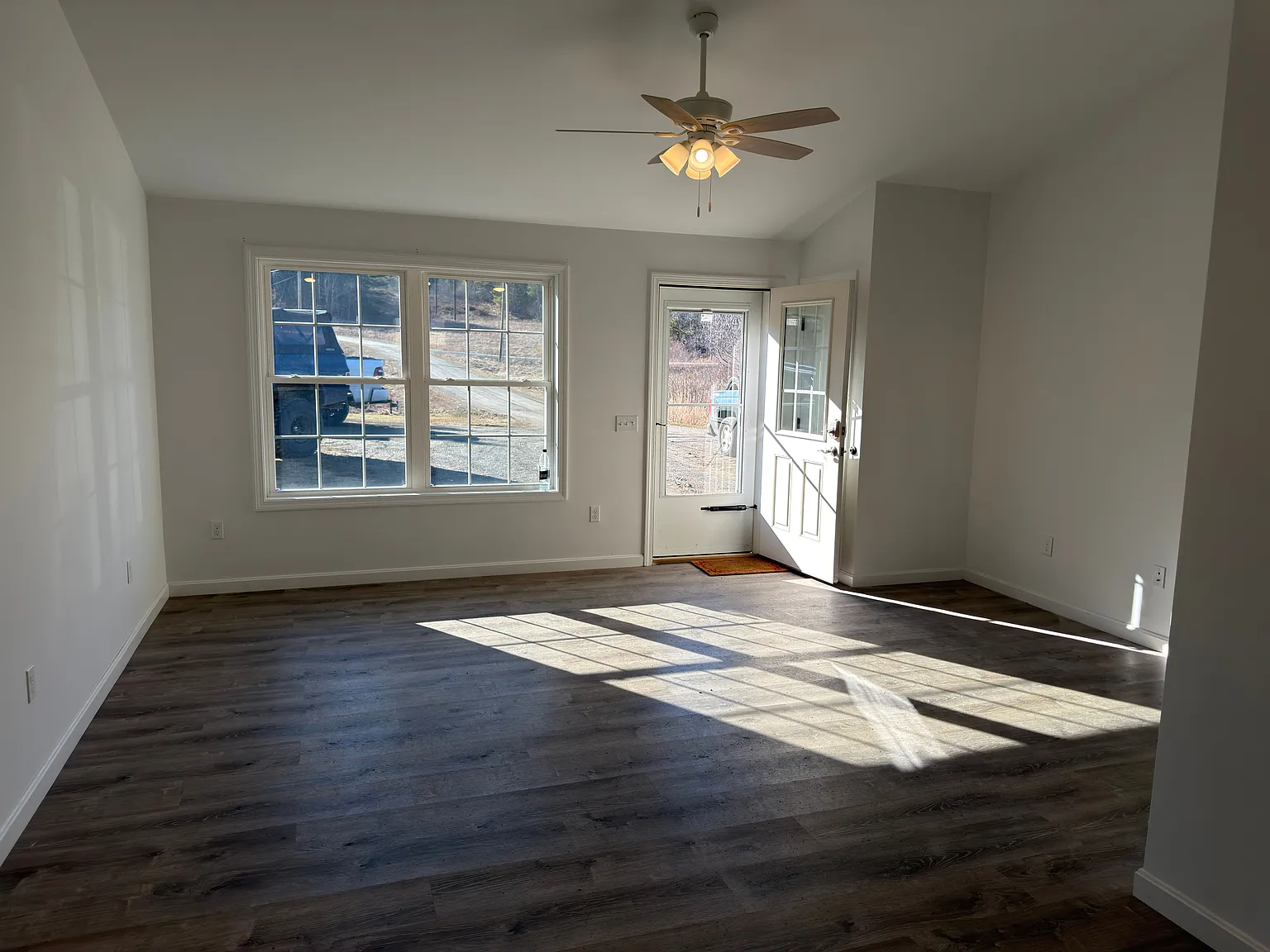 2 bed, 1.0 bath, $1,800 — Photo 3