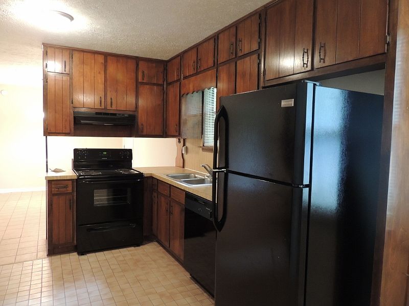 2nd image of 2225 Clinchfield Ct