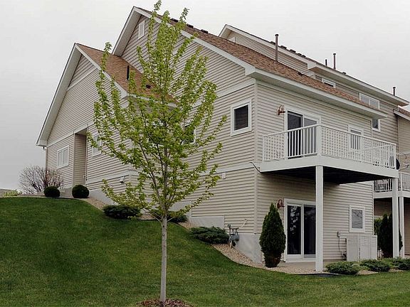 2446 Eilanna Dr Northfield
