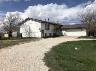 47 S Bobcat Rd, Glenrock, WY 82637