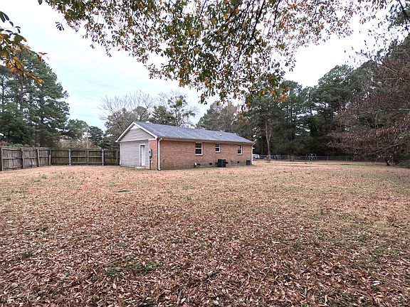 2nd image of 705 Bruton Circle W