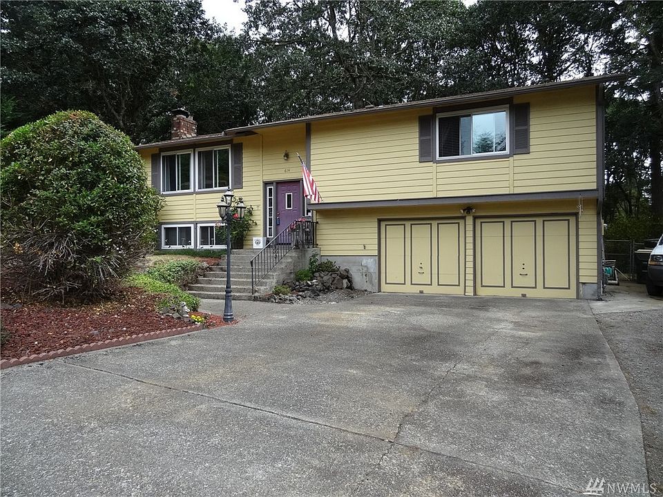 1st image of 614 Laker Ct SE