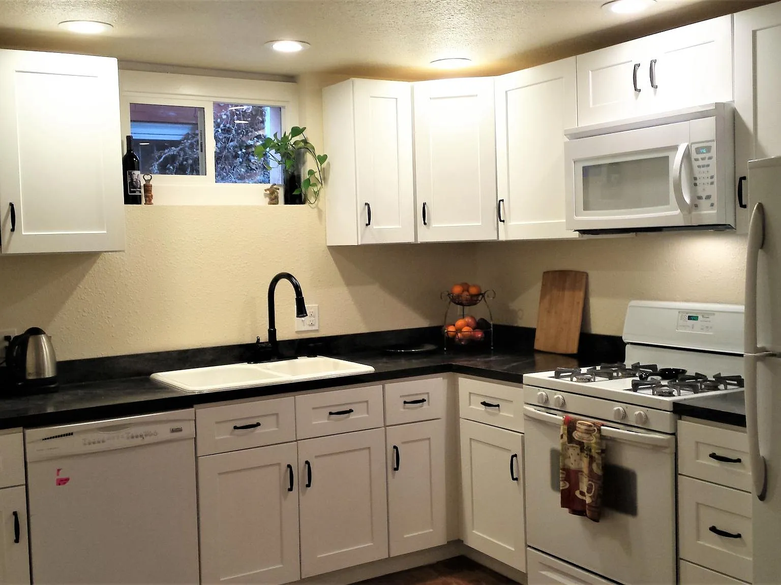 2 bed, 900 sqft, $1,695 — Photo 2