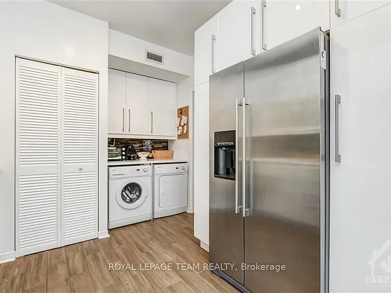 10 Clarence St #3 — Photo 9