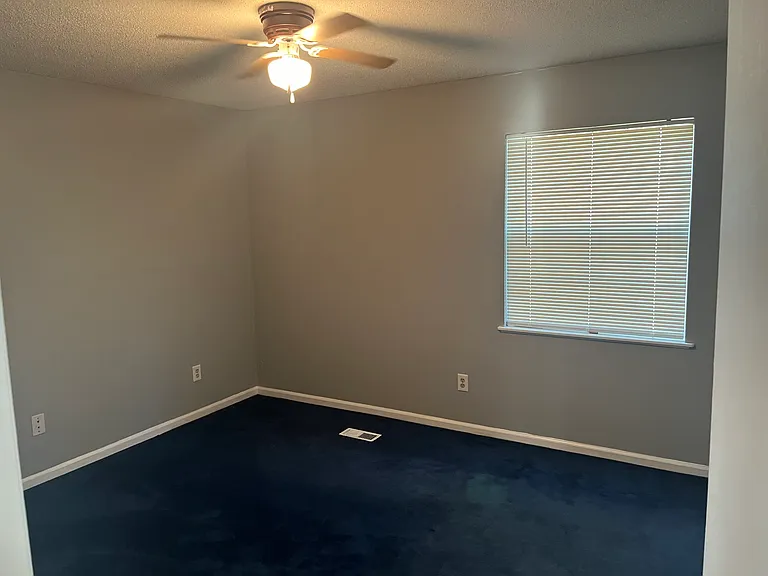821 Winslow Way — Photo 3