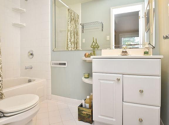 4th image of 17881 Locherbie Ave