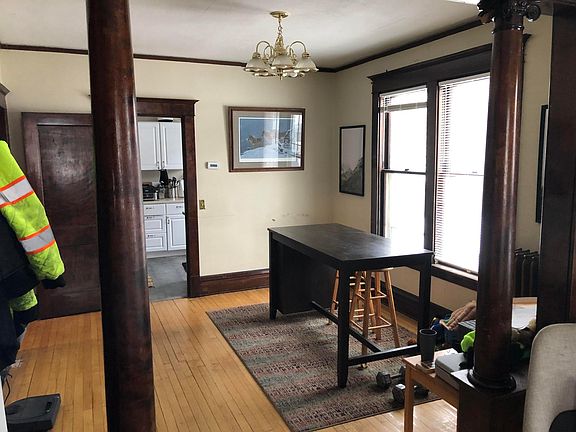 3rd image of 426 8th St SE Unit 1