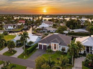 2150 Tarpon RD, NAPLES, FL 34102