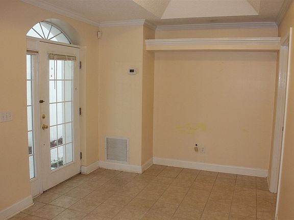 3rd image of 401 Montego Bay Ct