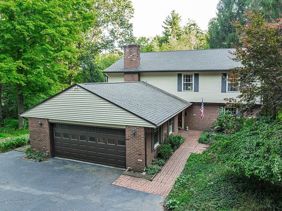 1st image of 171 Pine Tree Dr