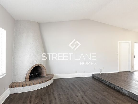 3rd image of 14426 N 42nd Pl