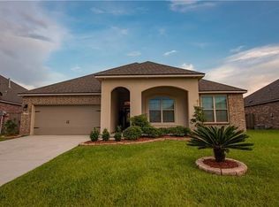 720 Lakeshore Village Dr, Slidell, LA 70461