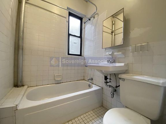 5th image of 75 Cabrini Blvd APT 26