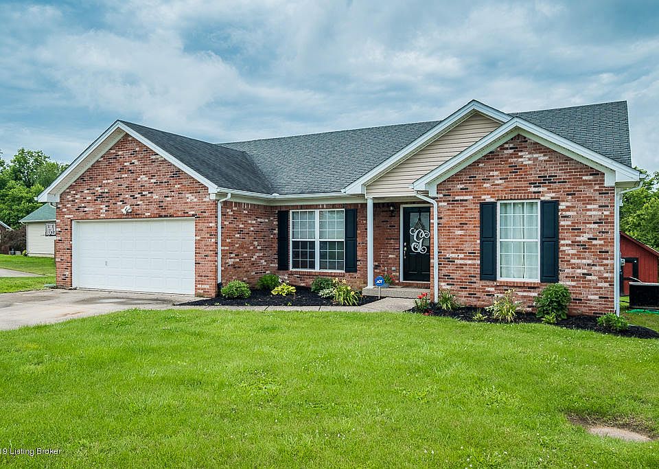 1st image of 123 Oak Dr.