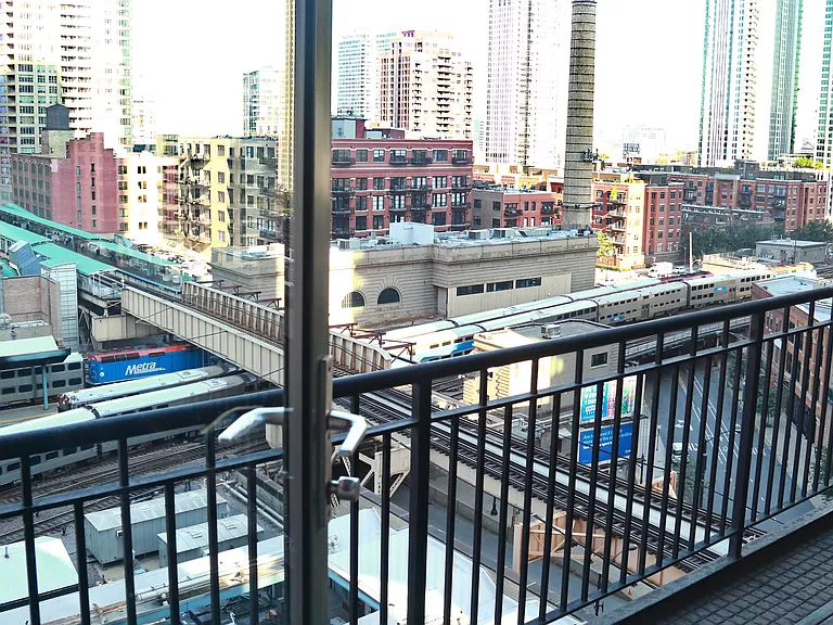 165 N Canal St #1005 — Photo 11