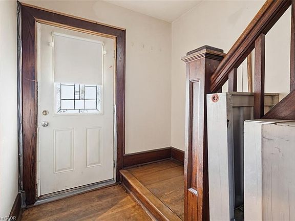4th image of 142 Stanley St