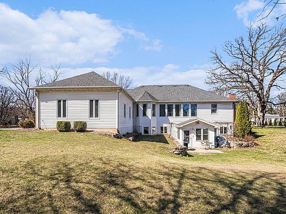 4th image of 9011 Park Valley Ct