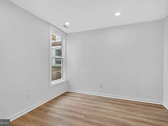 6737 N Smedley St — Photo 27