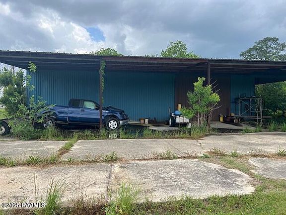 2nd image of 326 N Domingue Ave