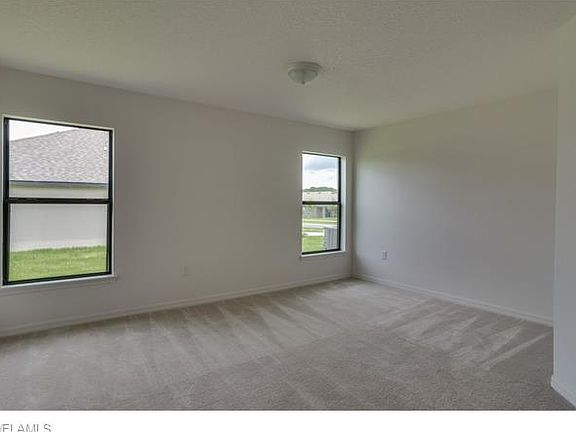 5th image of 374 Shadow Lakes Dr