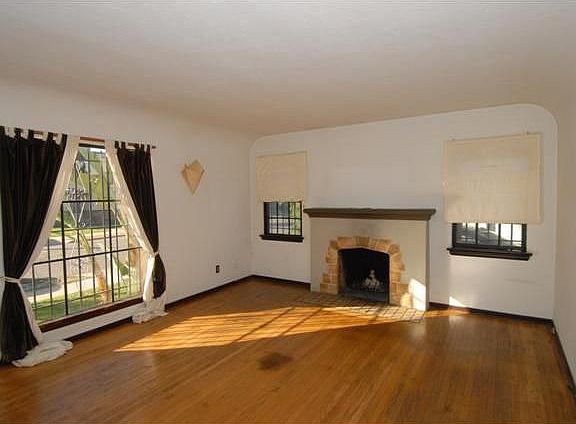 3rd image of 4588 Monroe Ave