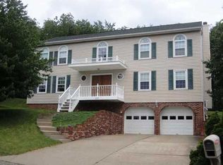 137 Peppertree Dr, New Kensington, PA 15068