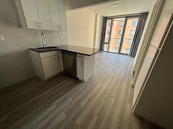 3rd image of 144-27 Sanford Ave #4C